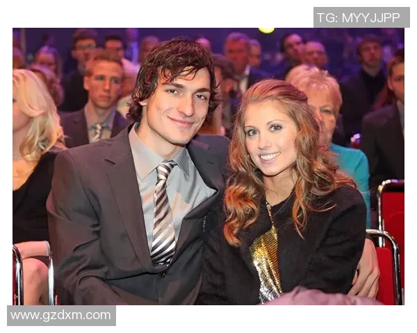 狐媚是谁足球明星揭秘她与球场传奇的神秘关系与故事